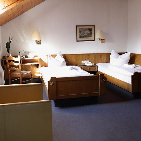 Autobahnraststatte Und Hotel Riedener Wald Ost Hausen  Exteriér fotografie